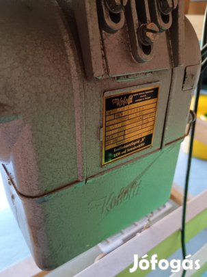Szuper Singer profi varrógép eladó. 