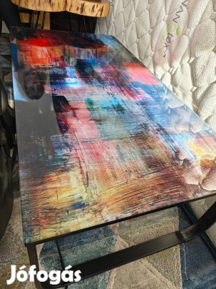 Szuper színes dohányzó asztal eladó