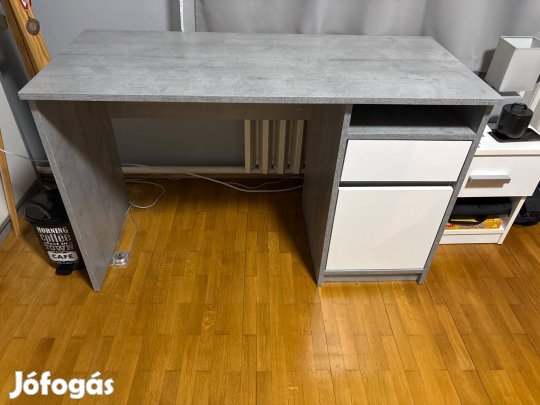Szürke- fehér íróasztal