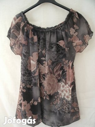 Szürke alapon "M" méretű virágos blúz. Kellemes szín