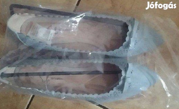 Szürke csipkemintás cipő 41