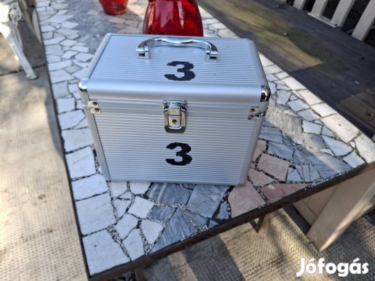Szürke doboz, dobozka 1500 forintért eladó