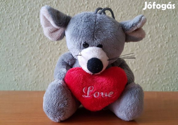 Szürke egér plüss (love feliratos szívvel)