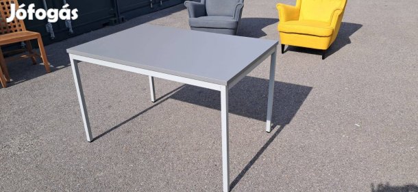 Szürke étkezőasztal fém lábakkal 120x80