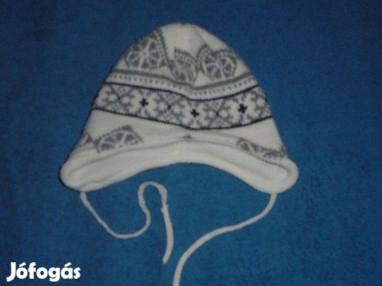 Szürke fehér sapka 6-9 hó (méret 68 / 74)