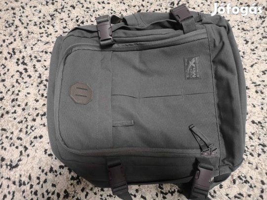 Szürke hátizsák 