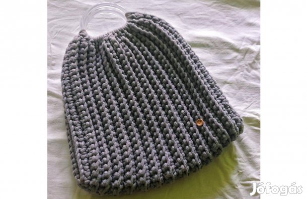 Szürke horgolt női táska