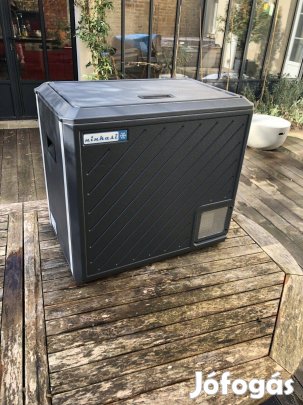 Szürke kemping hűtőszekrény, vadonatúj állapotban