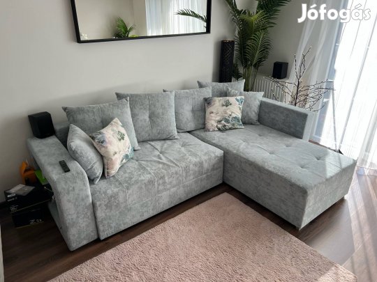 Szürke kihúzható sarokkanapé
