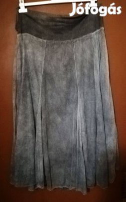 Szürke szoknya, batikolt,tüll betéttel bélelt,48-méret,Bécsből!/62