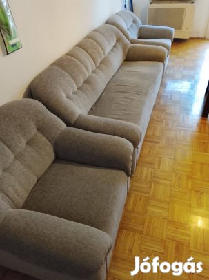 Szürke ülőgarnitúra