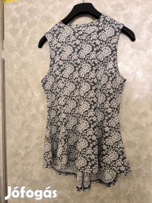 Szürke virágmintás csinos ujjatlan felső