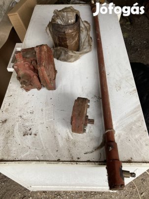 T150 k traktor alkatrészek 