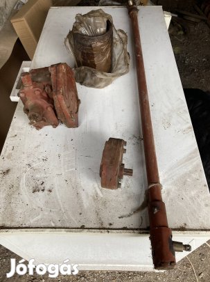 T150 traktor alkatrészek