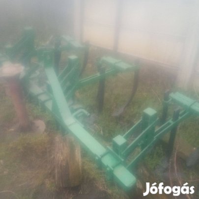 T25 MTZ traktor sorközművelö