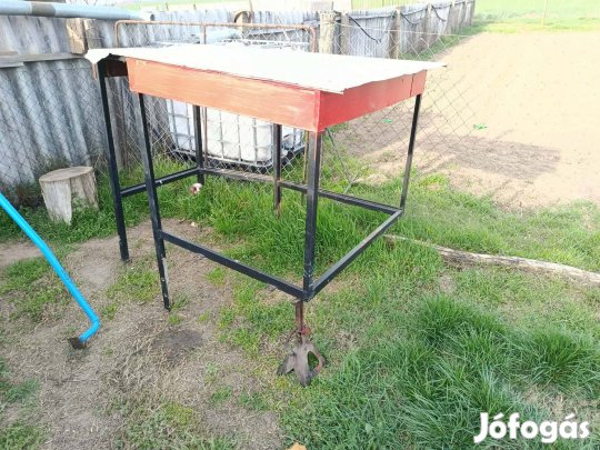 T25 traktor kistraktor tető