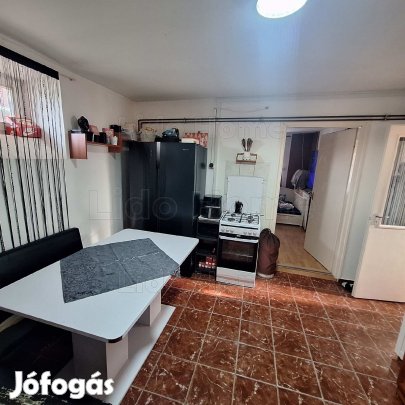 TAMÁSIBAN a fürdőtől 3 km-re eladó jó állapotú CSALÁDI HÁZ!