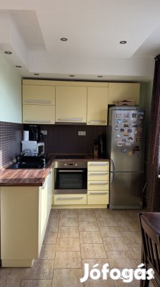 TATABÁNYA - 1,5 SZOBÁS, ERKÉLYES