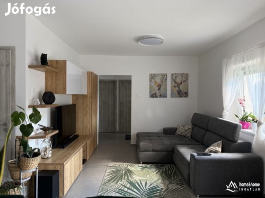 TATABÁNYA - BÁNHIDA - CSALÁDI