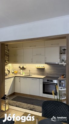 TATABÁNYA - TELJESKÖRŰEN FELÚJÍTOTT LAKÁS