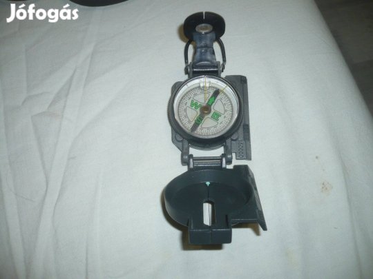 TCM márkájú tájoló iránytű