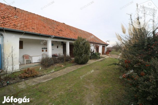 TERMÁLFÜRDŐHÖZ KÖZELI TANYA ELADÓ!