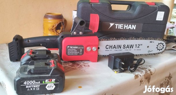 TIE Han Új akkos láncfűrész 2db 4 ah akkuval és töltővel!