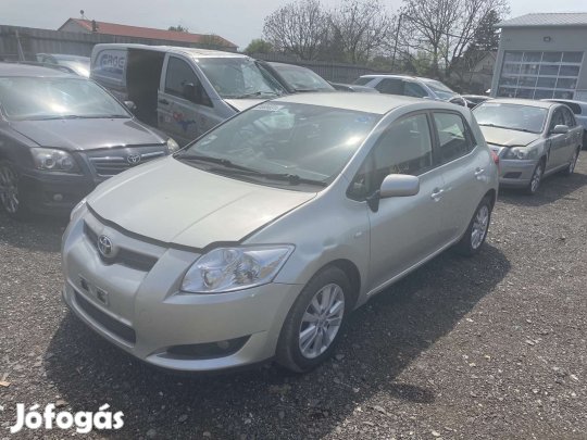 TOYOTA AURIS 2,0 JOBB K, MANUAL eladó