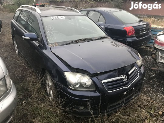 TOYOTA AVENSIS 2,2D COMBI JOBB K, MANUAL elad
