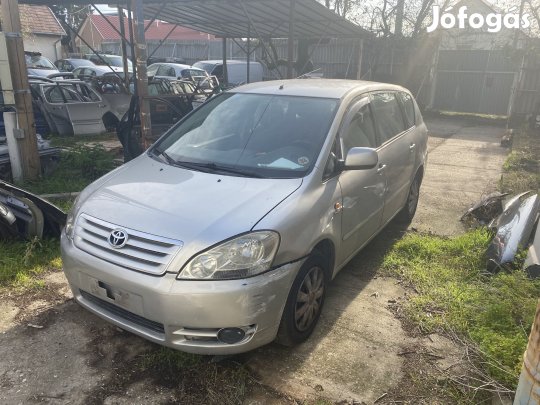 TOYOTA AVENSIS VERSO D4D BAL K, MANUAL eladó
