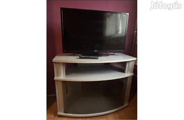 TV állvány TV-vel