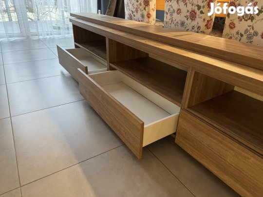 TV szekrény és polc