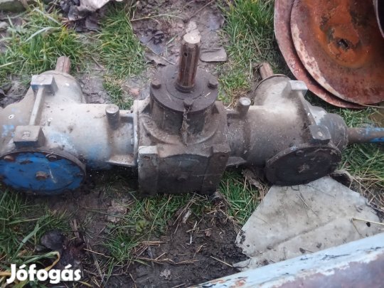 T 088 trágyaszóró hajtóműház eladó,