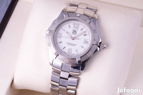 Tag Heuer Professional 200m