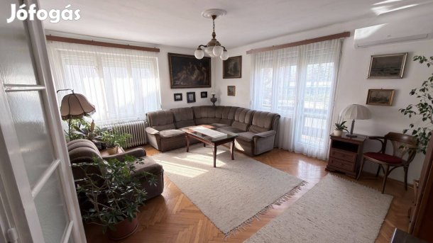 Tágas, 90 nm-es családi otthon Zugló zöld övezetében