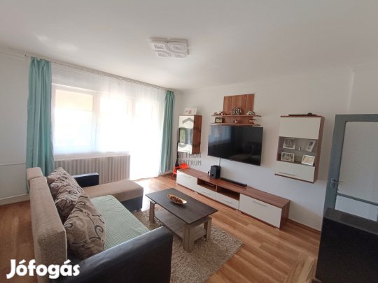 Tágas, felújított családi ház csendes utcában - kiváló választás nagyc