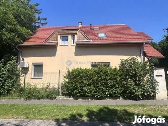 Tágas, jó elrendezésű családi ház