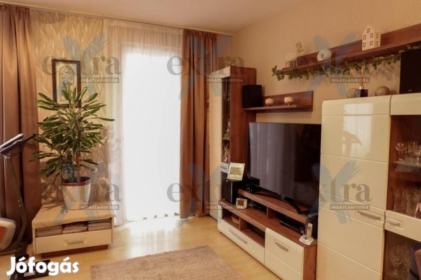 Tágas, két erkélyes lakás eladó Szegeden az Árviz utcában