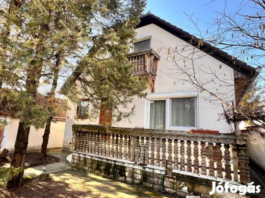 Tágas, nyugodt otthon egy családnak