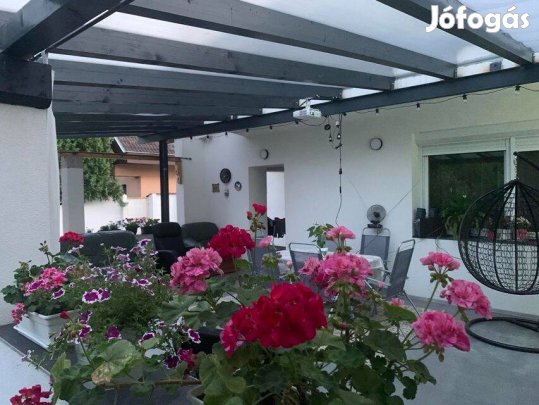 Tágas családi fészek Öreghegyen