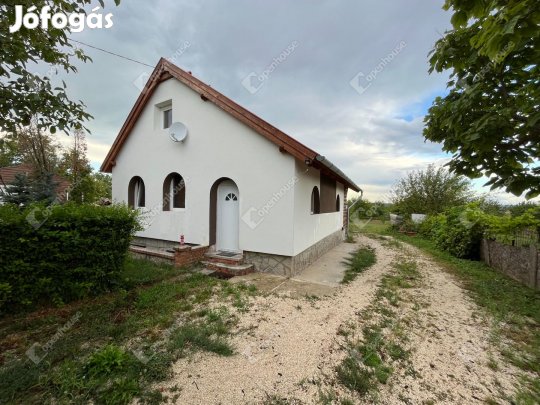 Tágas családi ház eladó Iszkaszentgyörgyönkert, panoráma, nyugalom