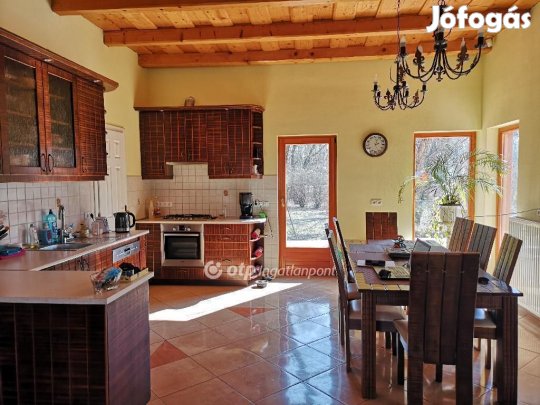 Takácsii eladó 350 nm-es ház