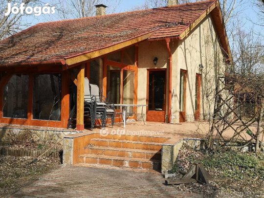Takácsii eladó 350 nm-es ház