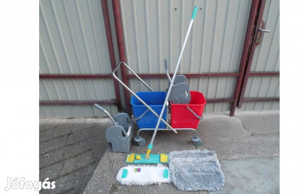 Takarítókocsi tartozékokkal