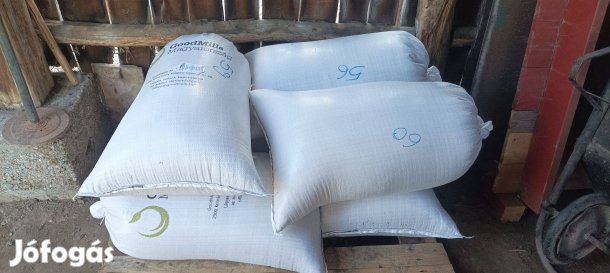 Takarmány buza eladó!