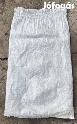 Takarmányos zsák eladó