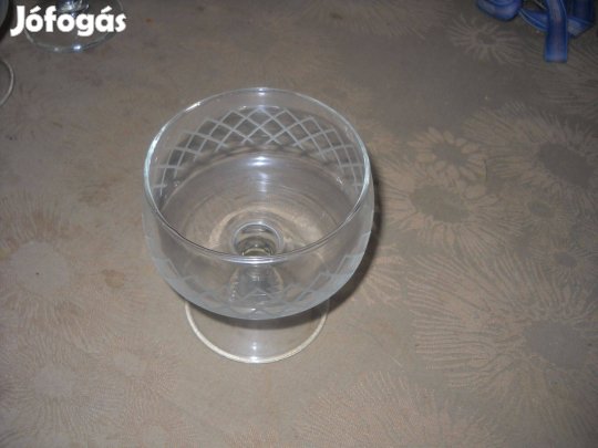 Talpas pezsgős poharak