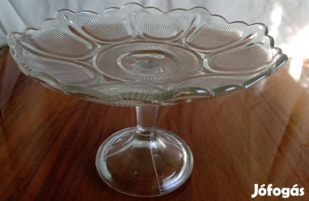 Talpas torta kínáló