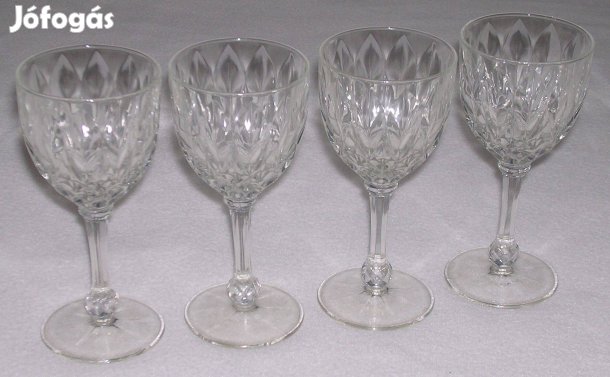 Talpas üvegpoharak. 4 darab, 13,5 cm magas