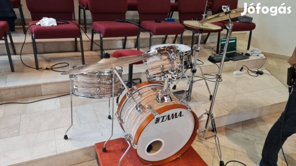 Tama dobfelszerelés